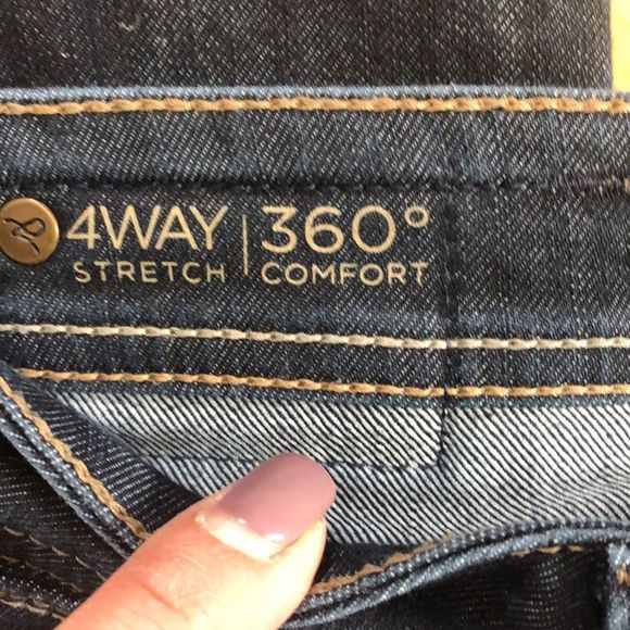 DL 1961 Lindsey Slim Straight Jean
DL1961 - Picture 4 of 11